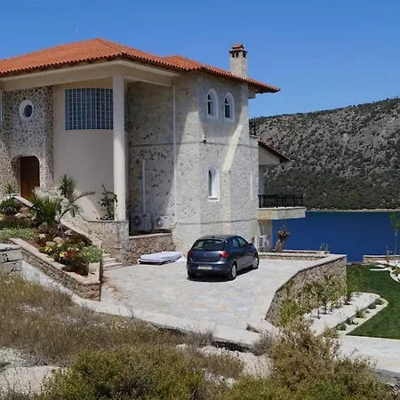 Limni Villa *