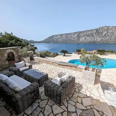 Villa Limni Vouliagmeni Lake
