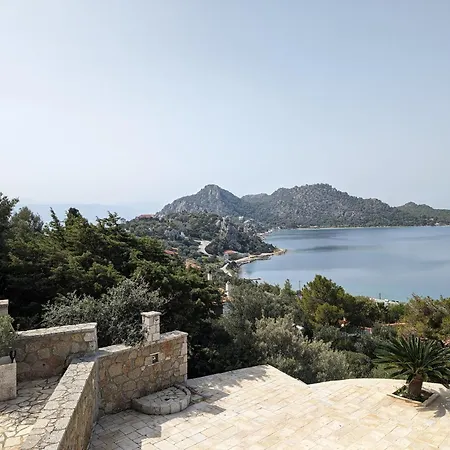 Limni Vouliagmeni Lake