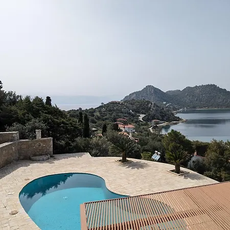 Limni * Vouliagmeni Lake